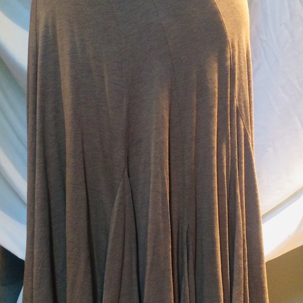 Garnet Hill L tan flouncy skirt